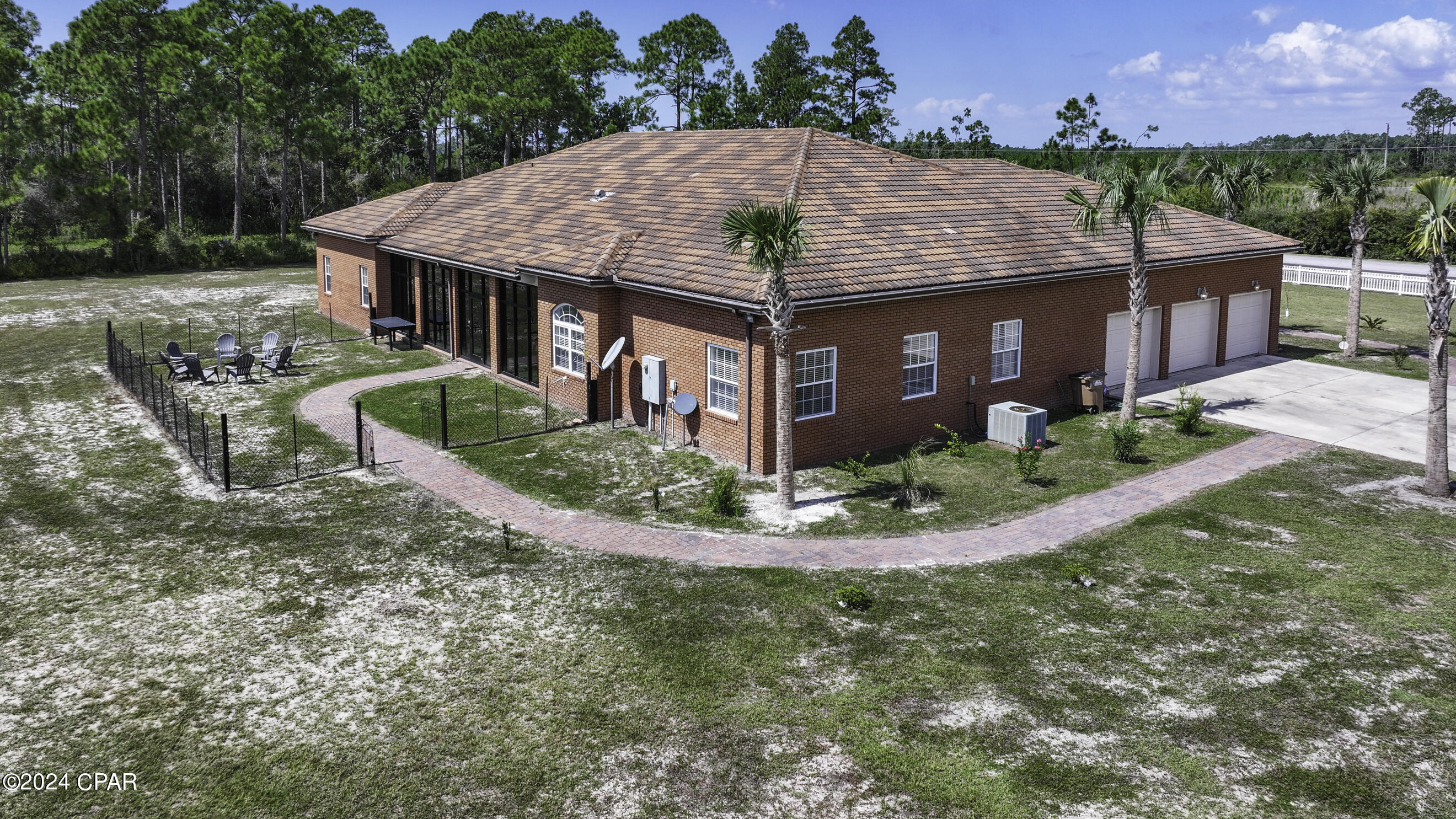 764 W Rutherford Street