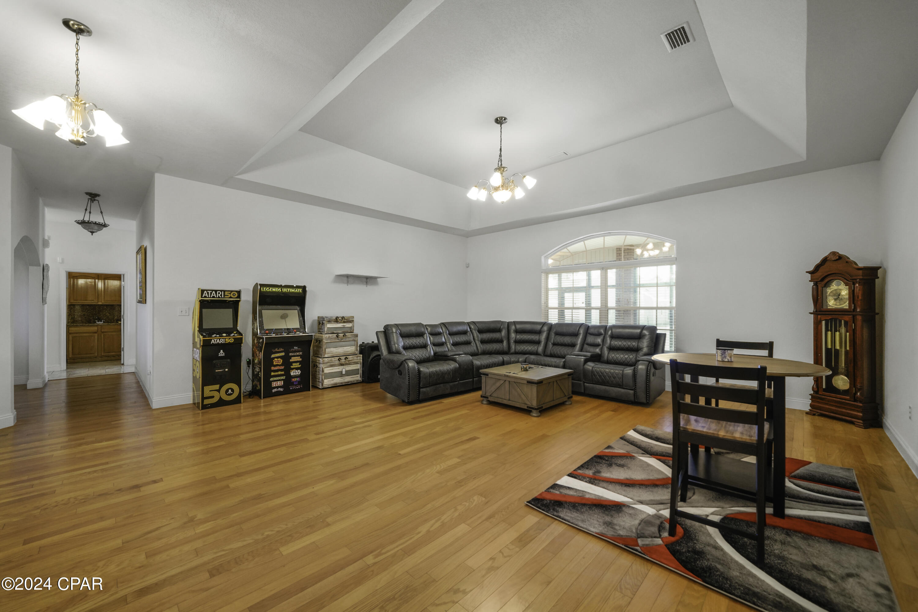 764 W Rutherford Street