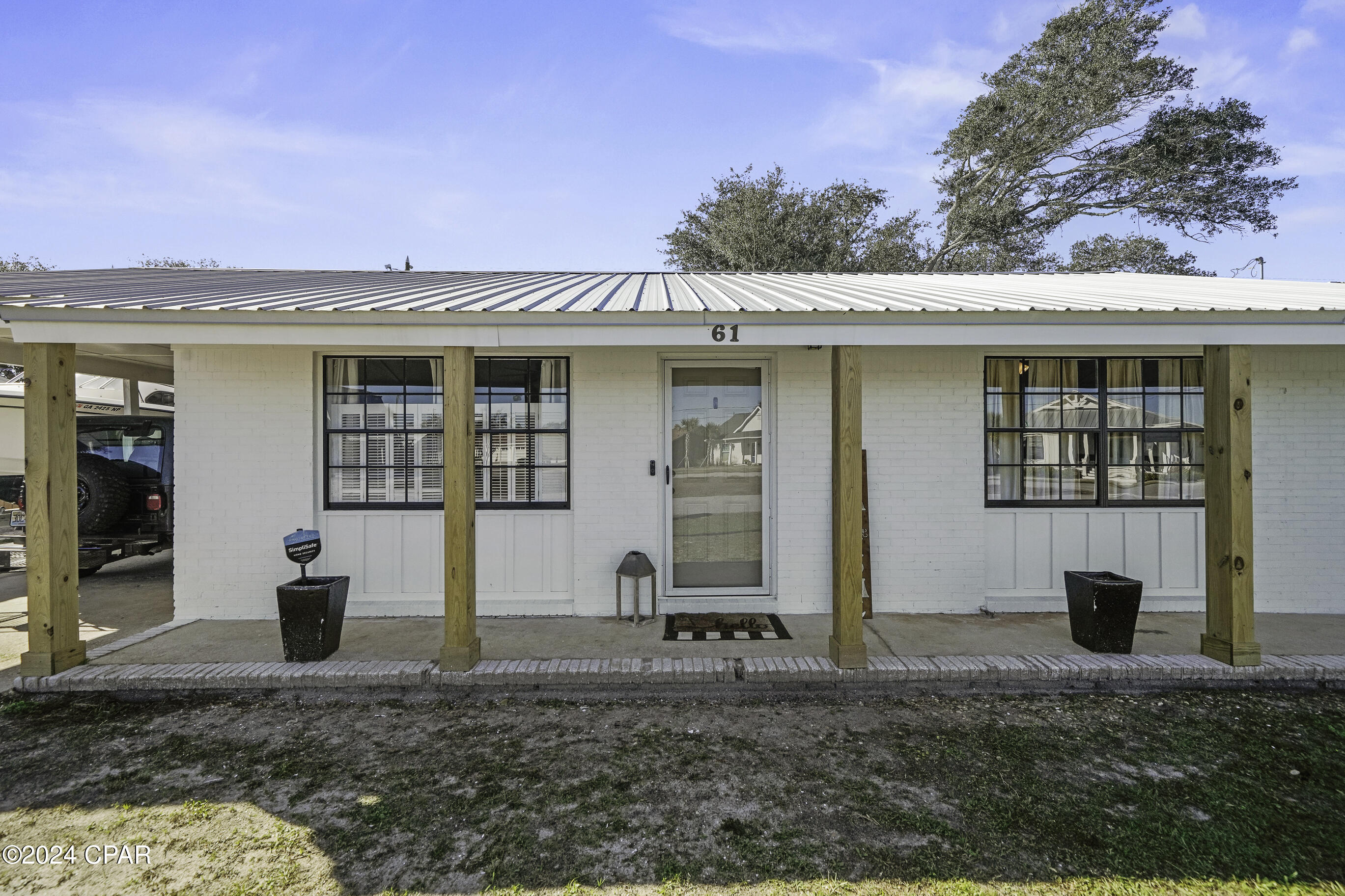 61 Oak Avenue