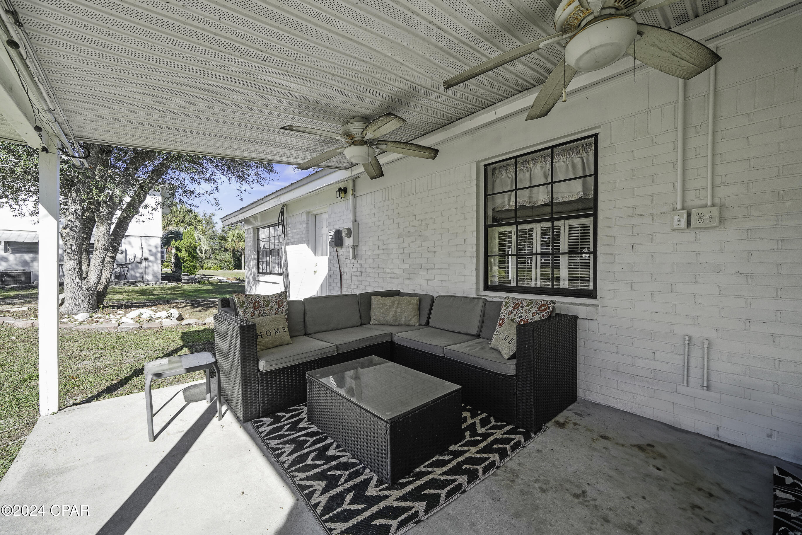 61 Oak Avenue