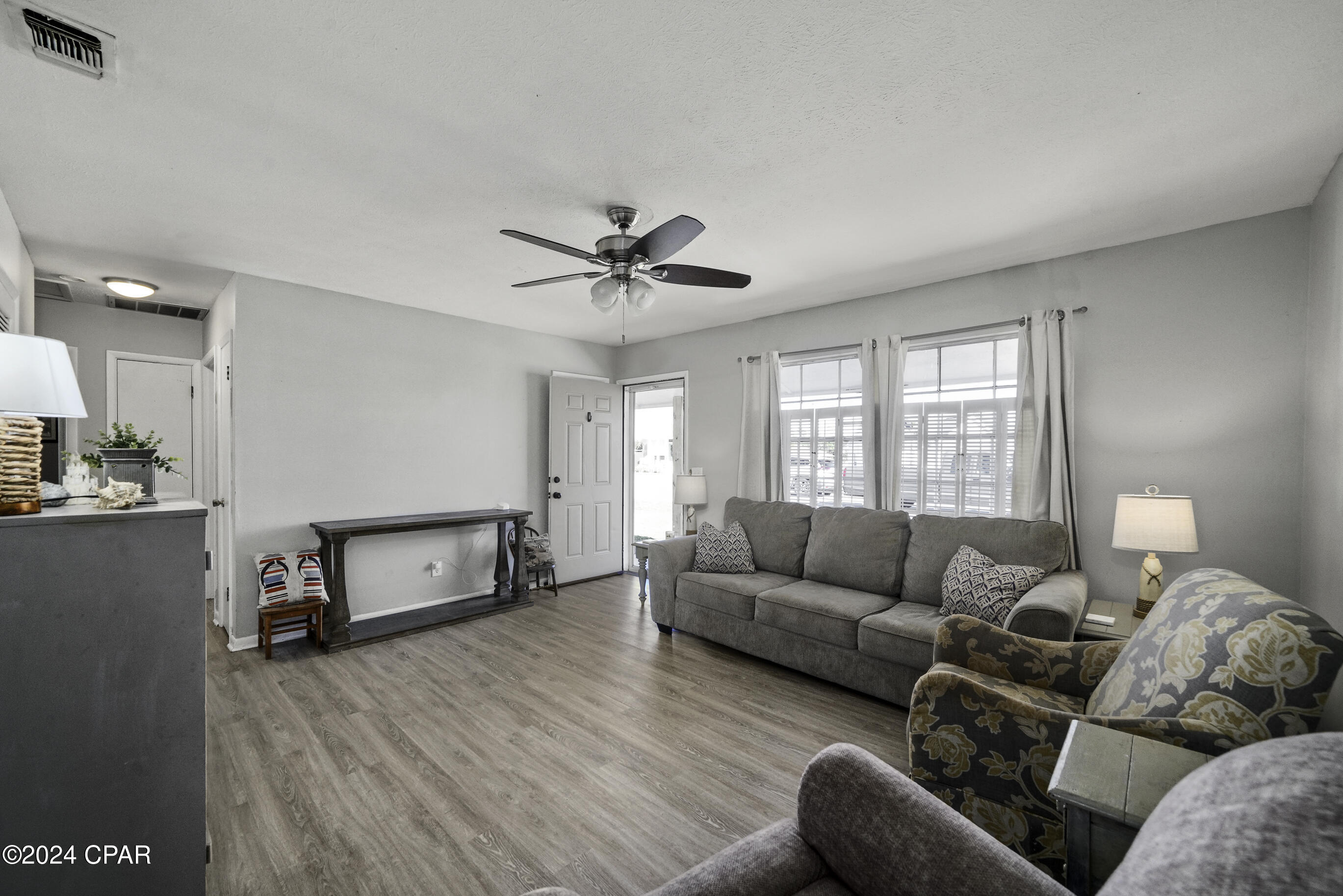 61 Oak Avenue