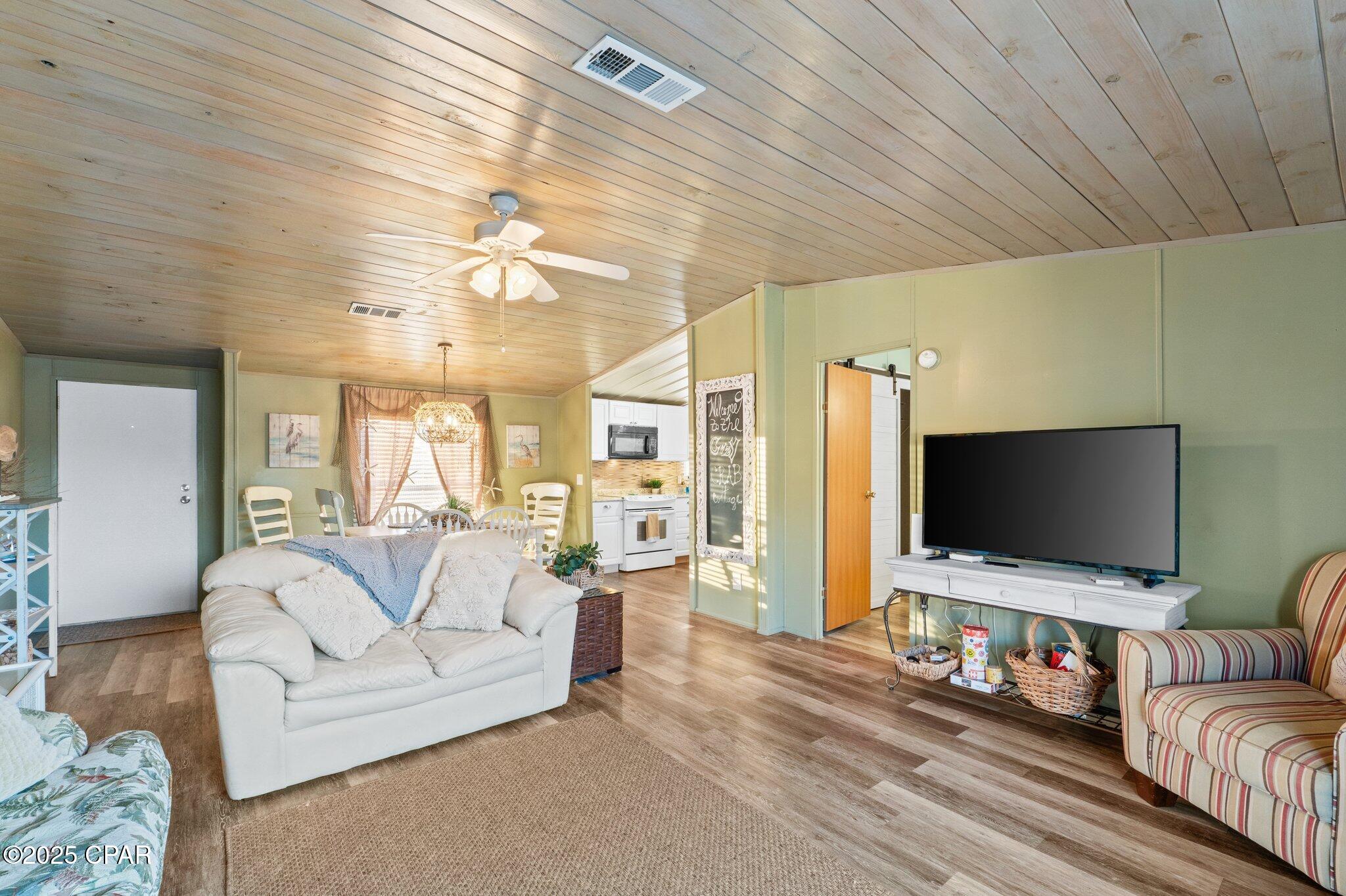 414 La Siesta Drive