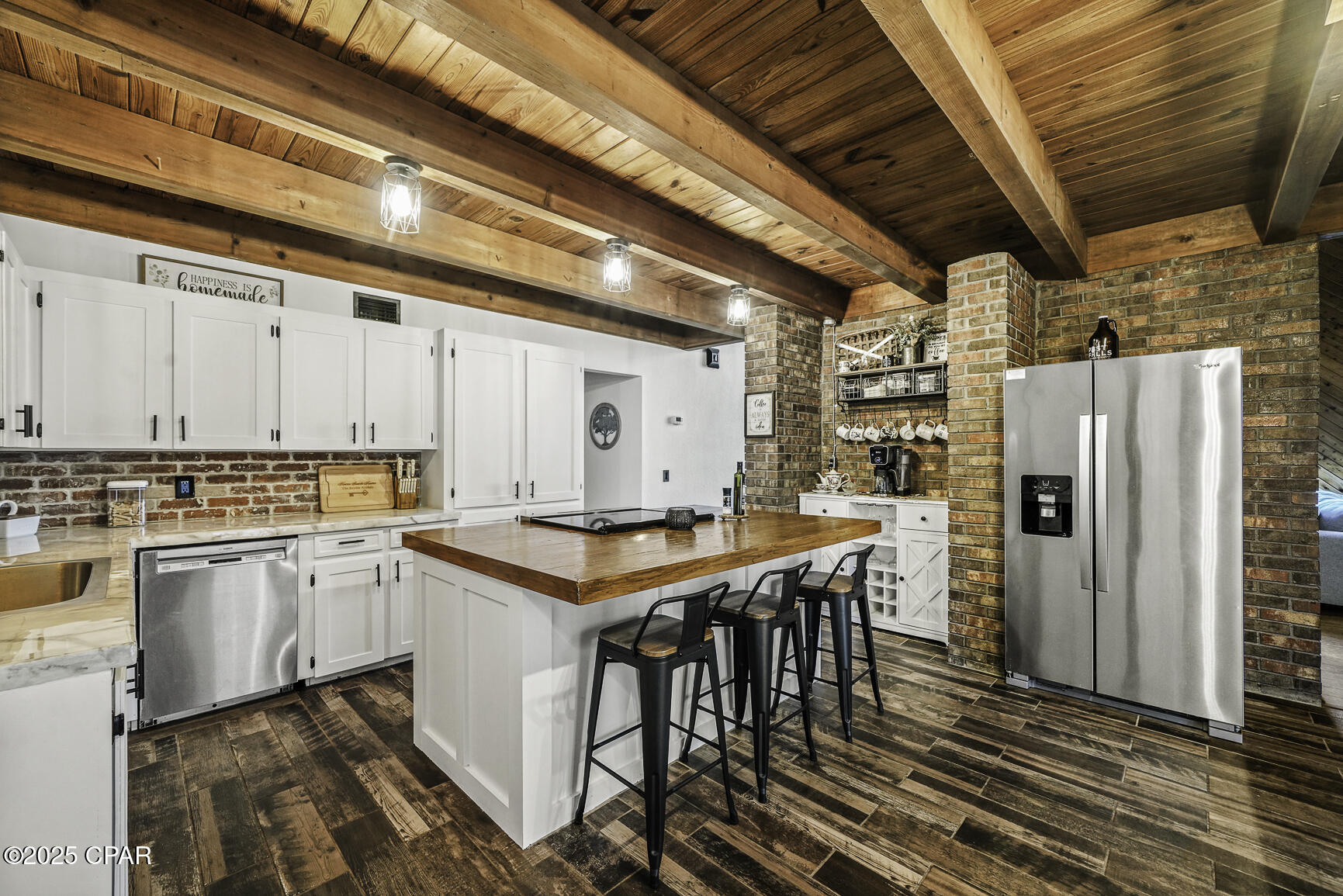377 W Lakeview Drive