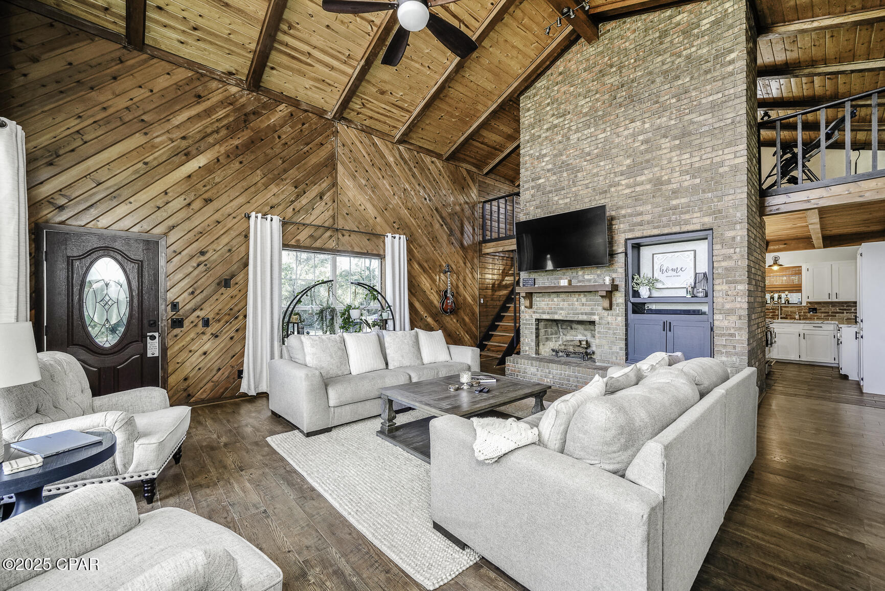 377 W Lakeview Drive