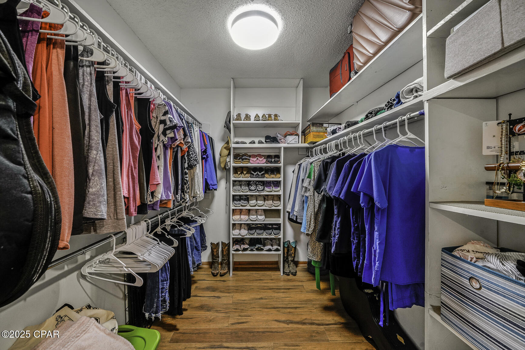 377 W Lakeview Drive