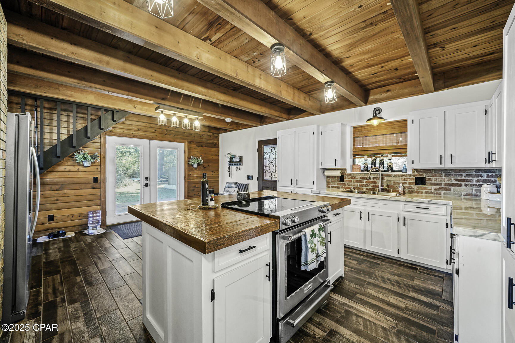 377 W Lakeview Drive