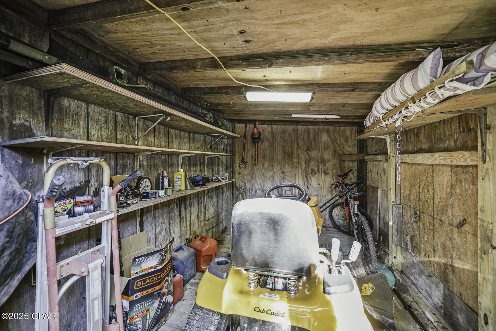 377 W Lakeview Drive