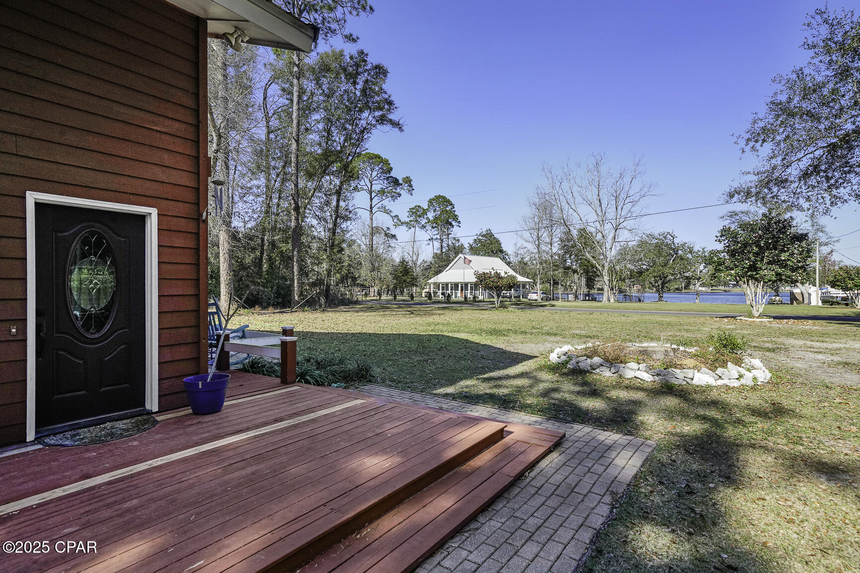 377 W Lakeview Drive