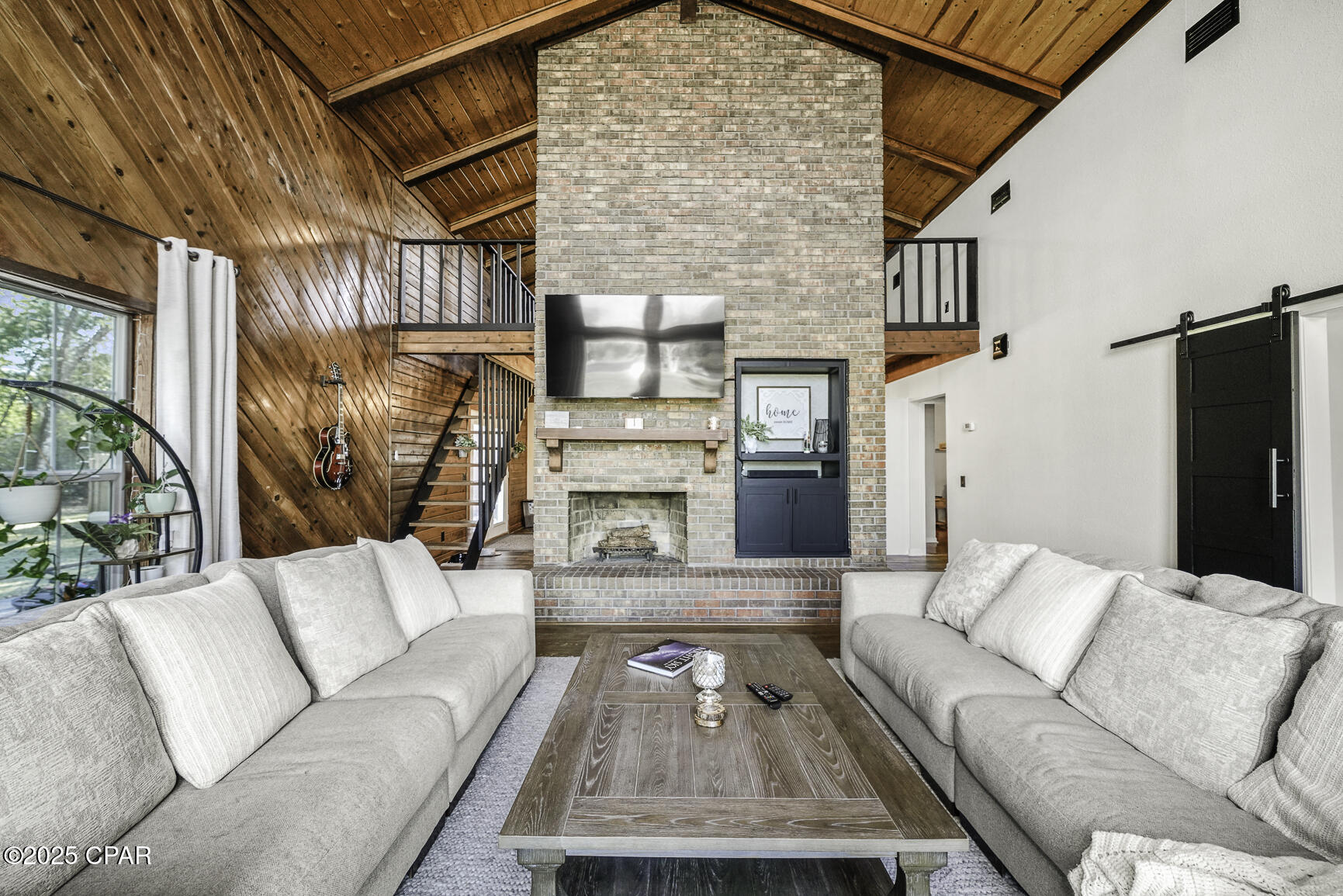 377 W Lakeview Drive