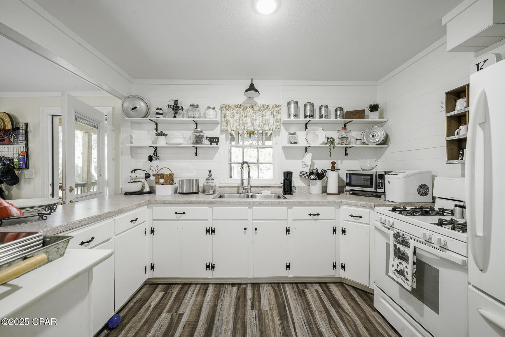 1105 Garrison Avenue