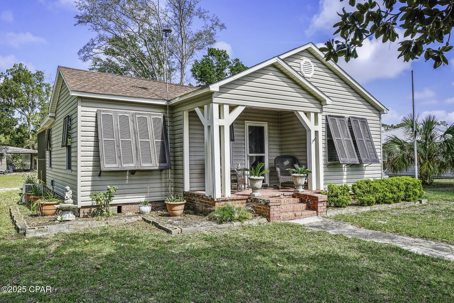 1105 Garrison Avenue