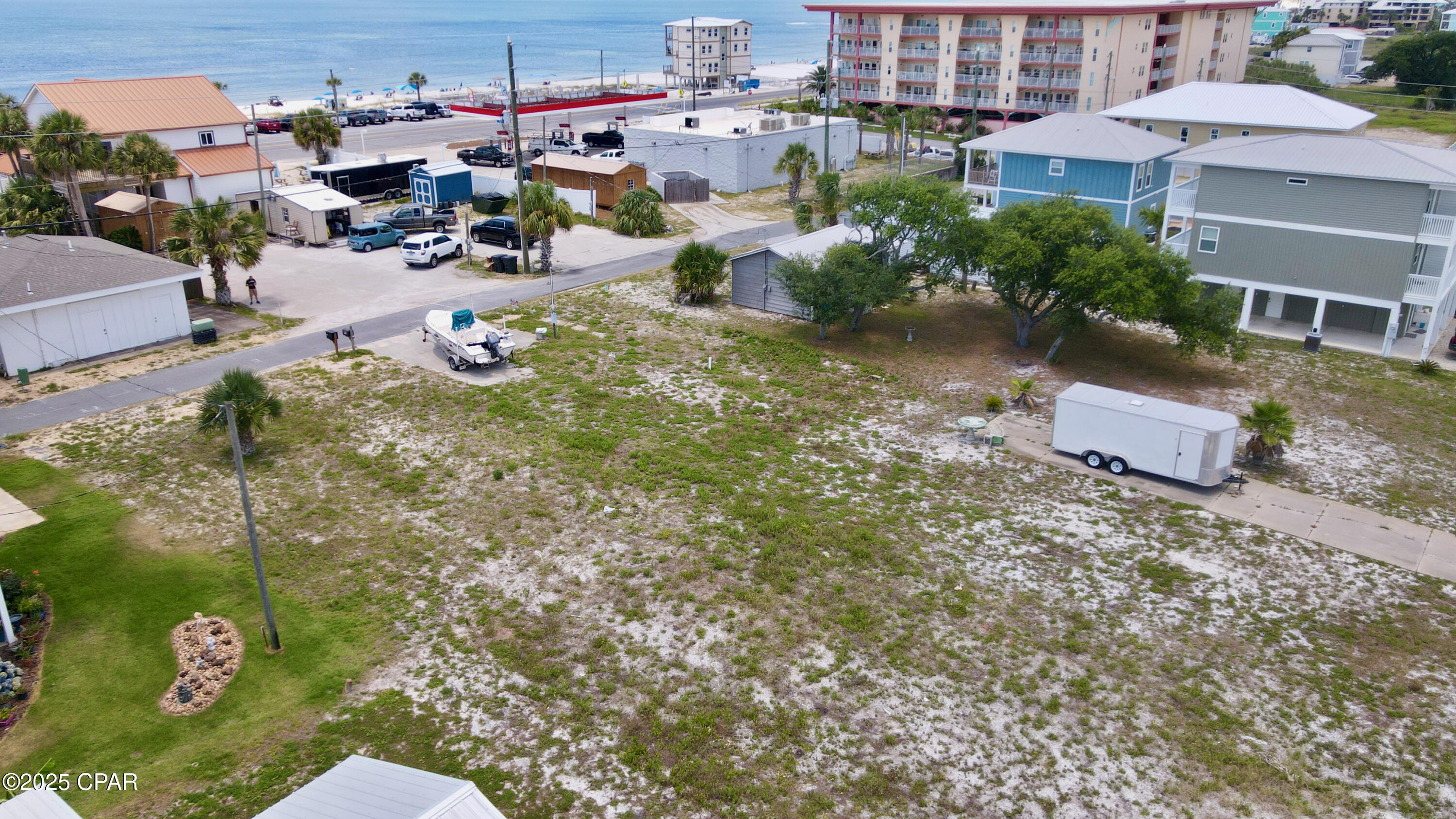 710 Oleander Ave Avenue