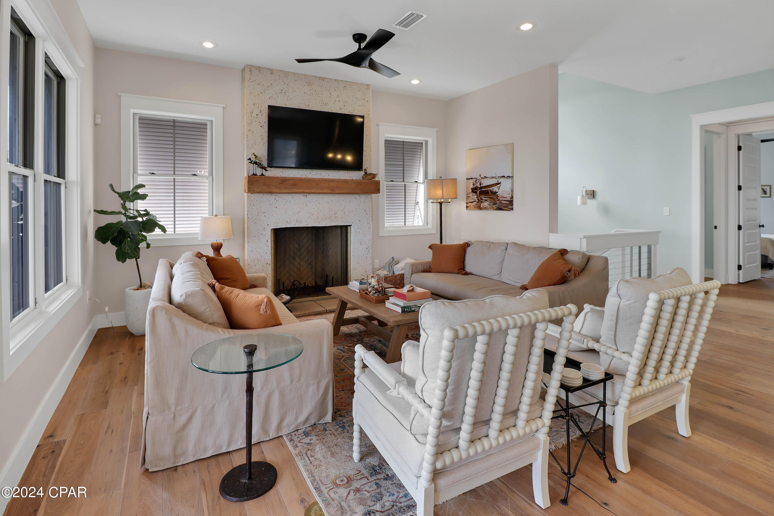 114 N Echo Lane