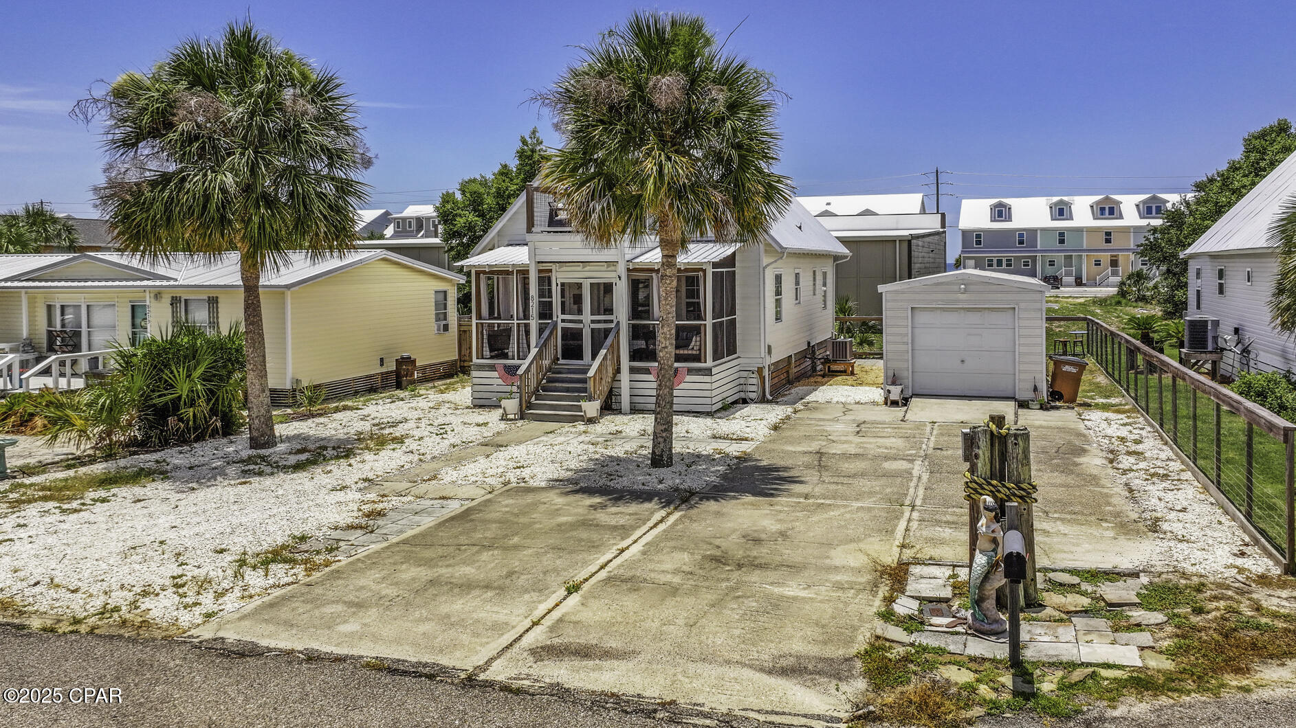 8215 Pelican Walk Lane Lane