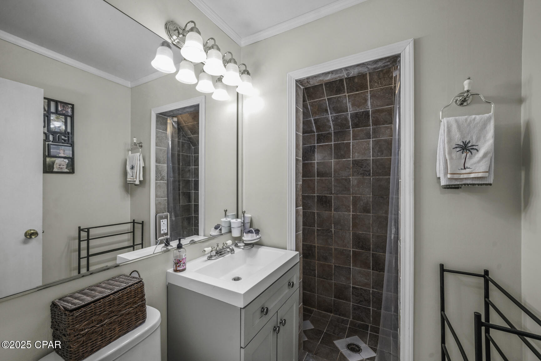 8215 Pelican Walk Lane Lane