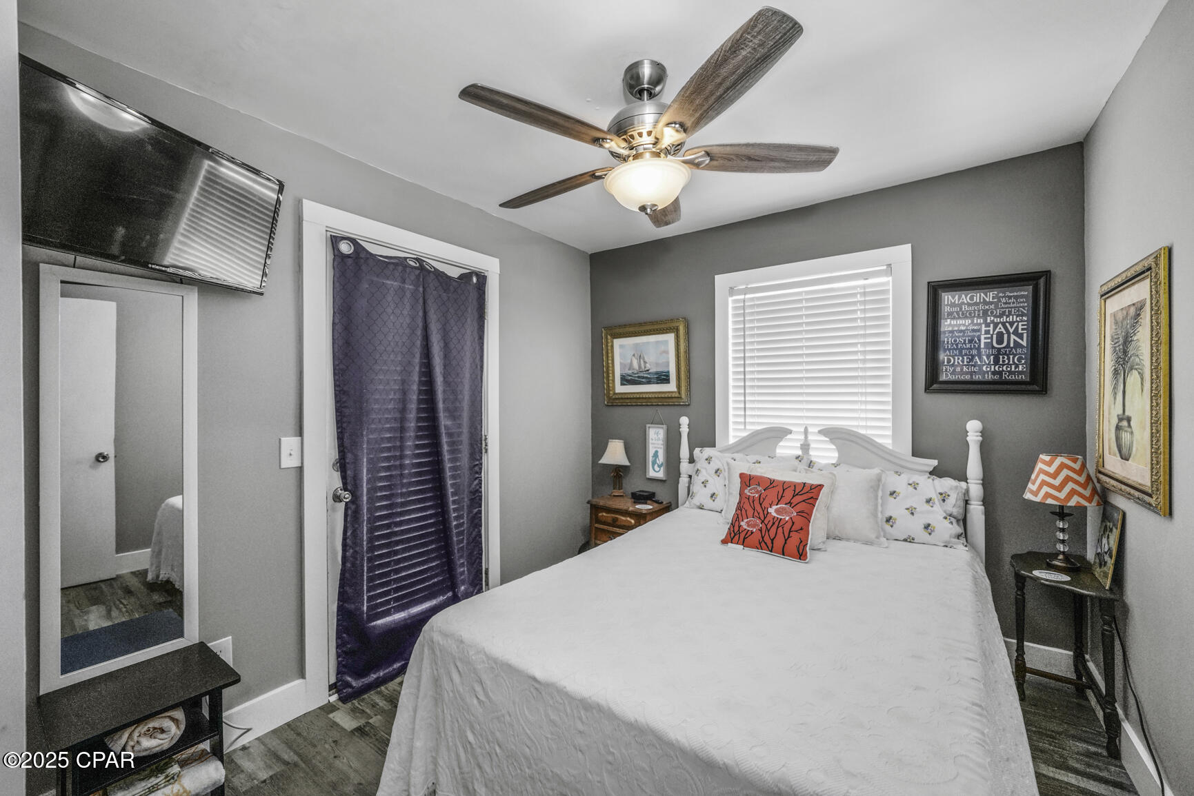 8215 Pelican Walk Lane Lane