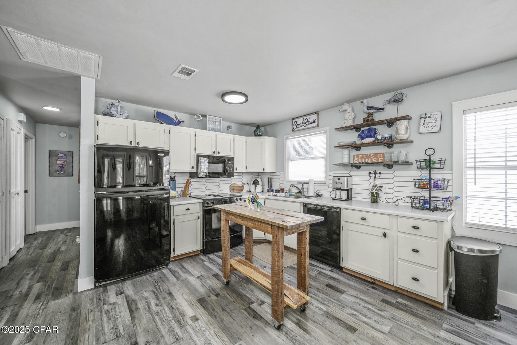 8215 Pelican Walk Lane Lane