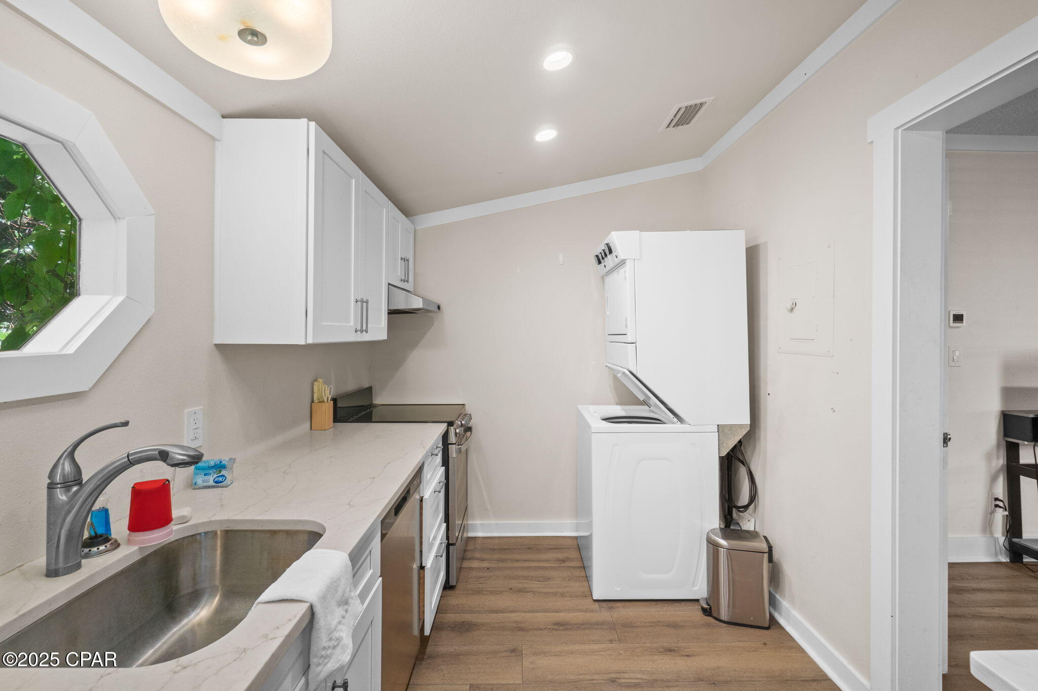 59 Ave D