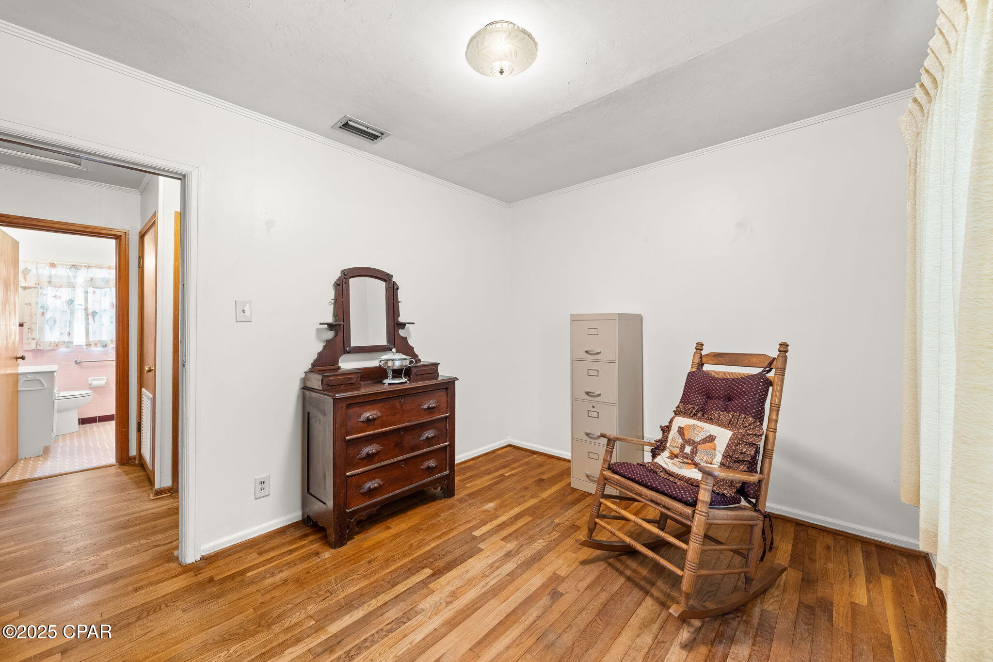 313 N Macarthur Avenue