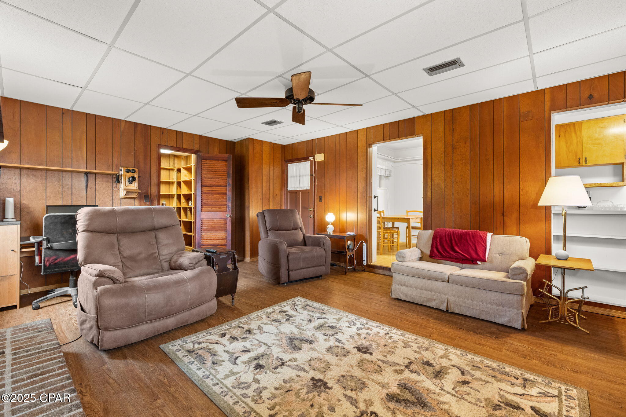 313 N Macarthur Avenue