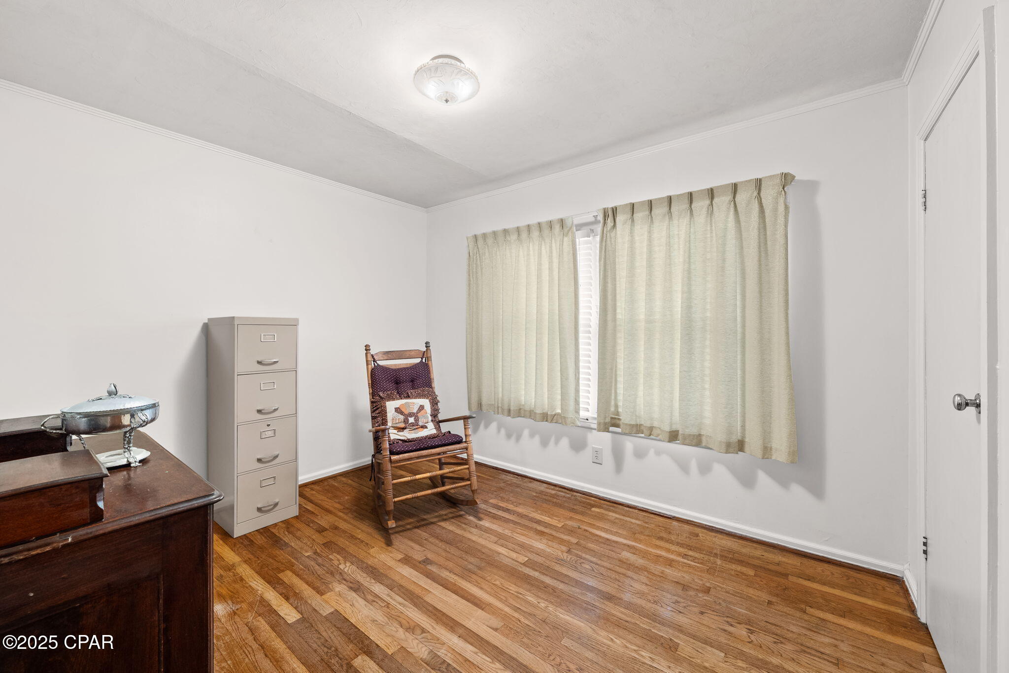 313 N Macarthur Avenue