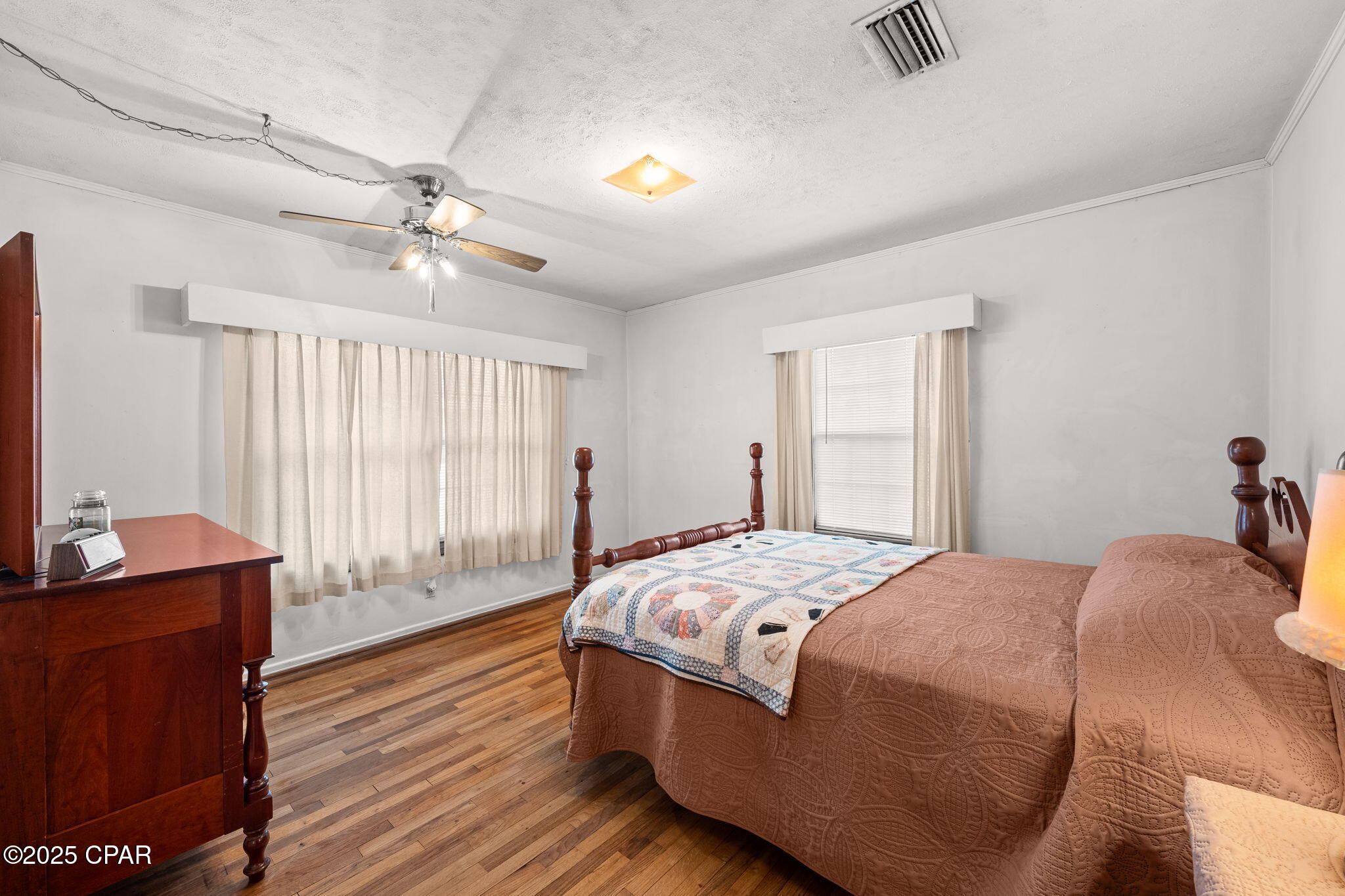 313 N Macarthur Avenue