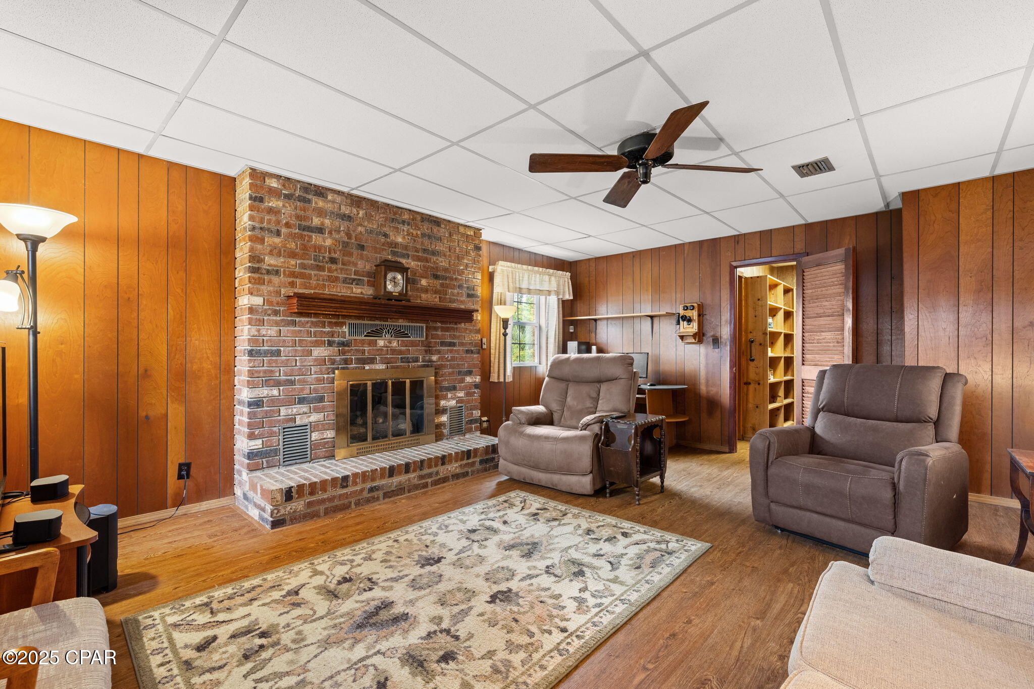 313 N Macarthur Avenue