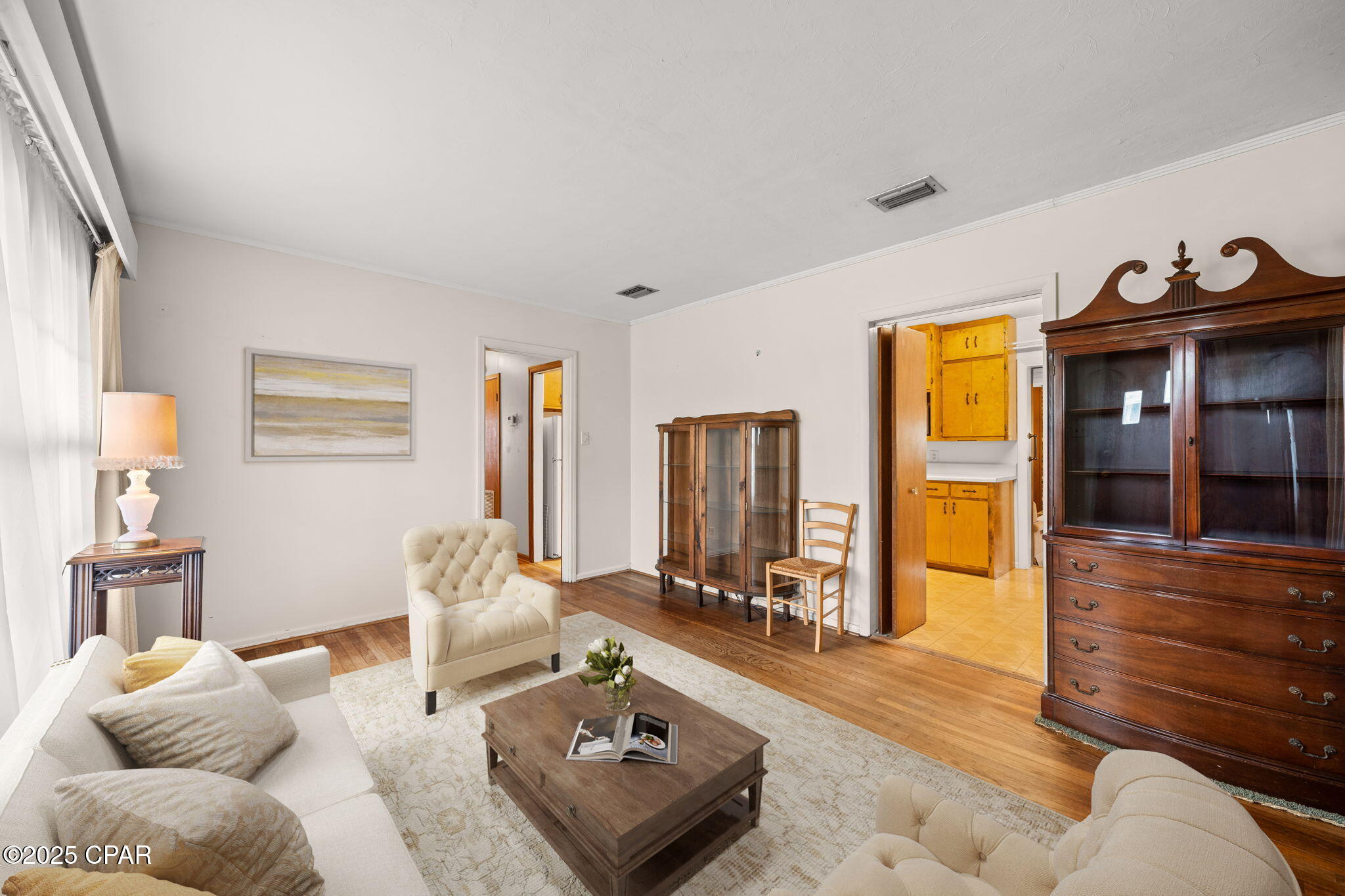 313 N Macarthur Avenue