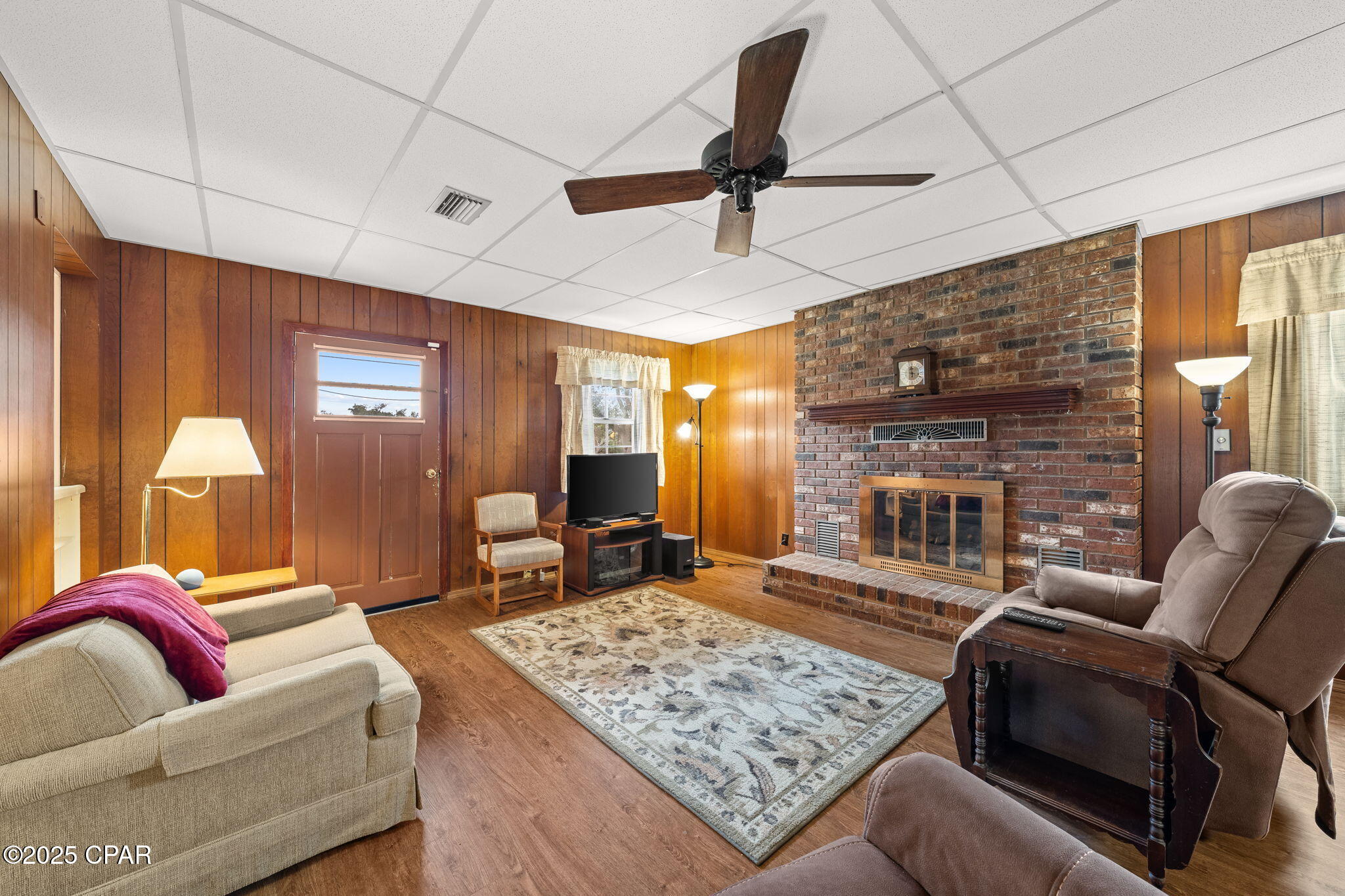 313 N Macarthur Avenue