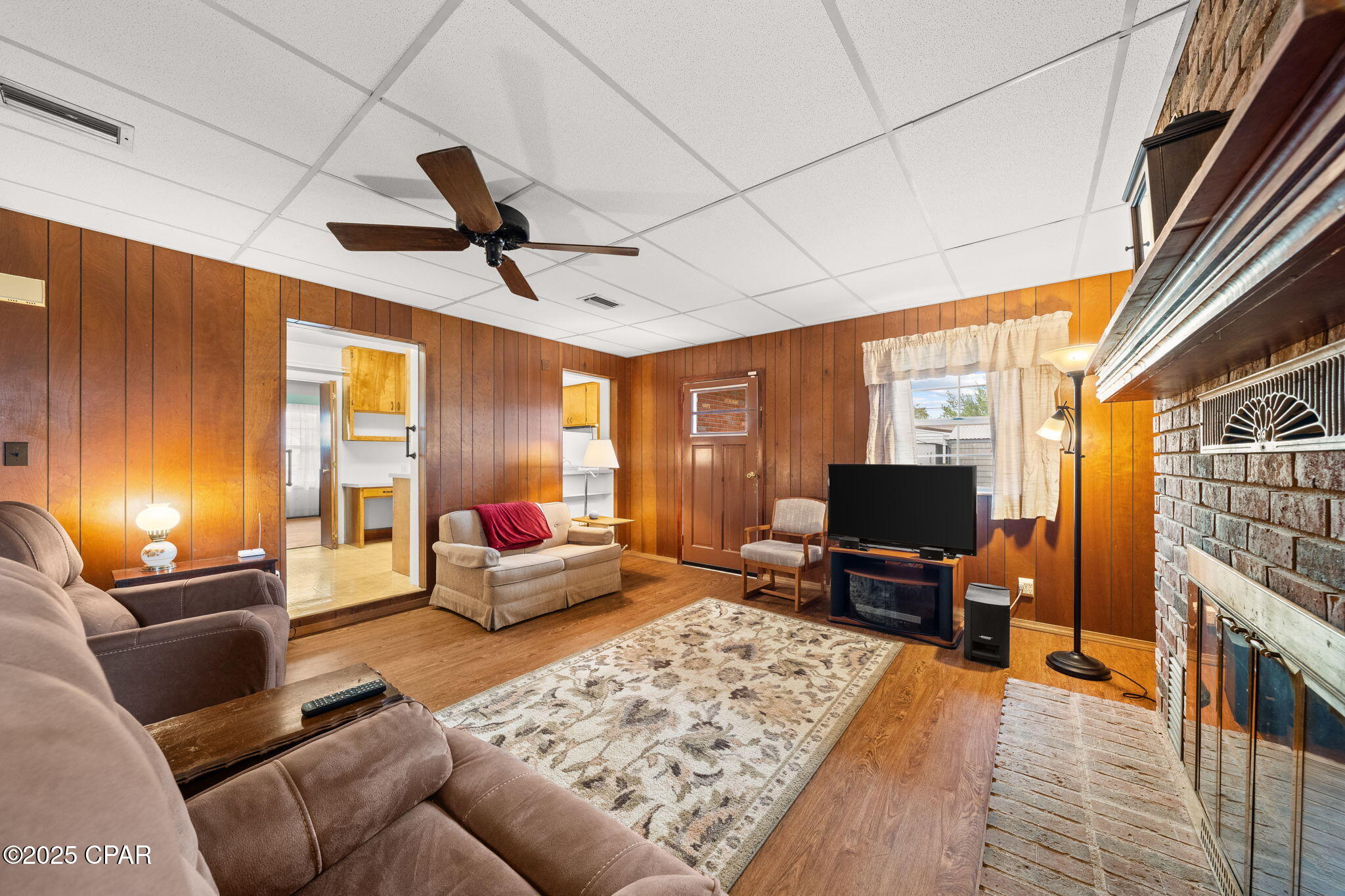 313 N Macarthur Avenue