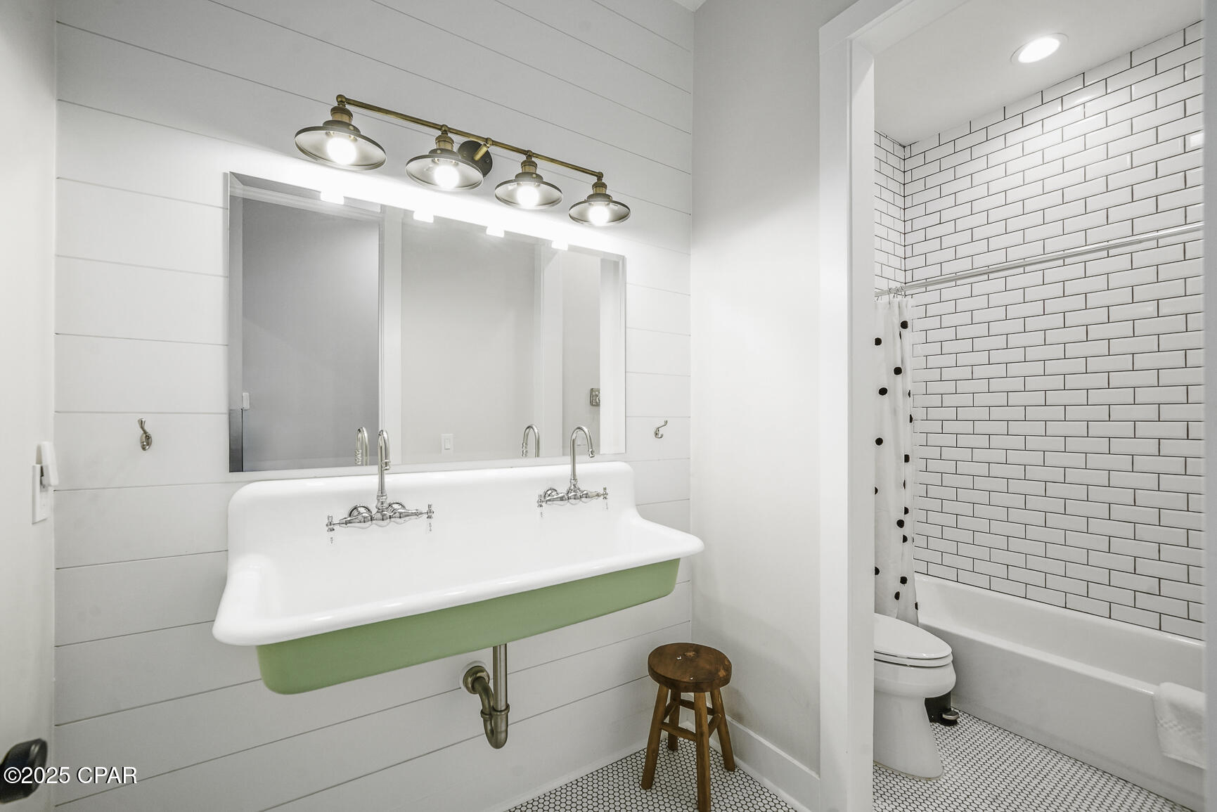 225 E Sugar Sand Way