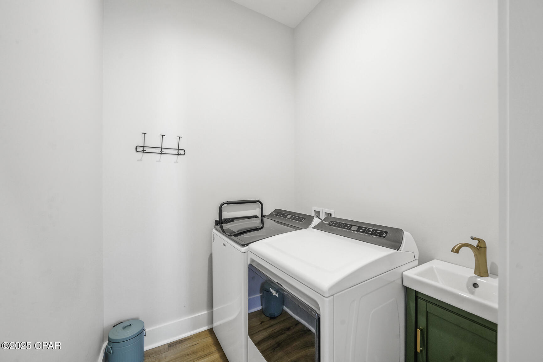 225 E Sugar Sand Way