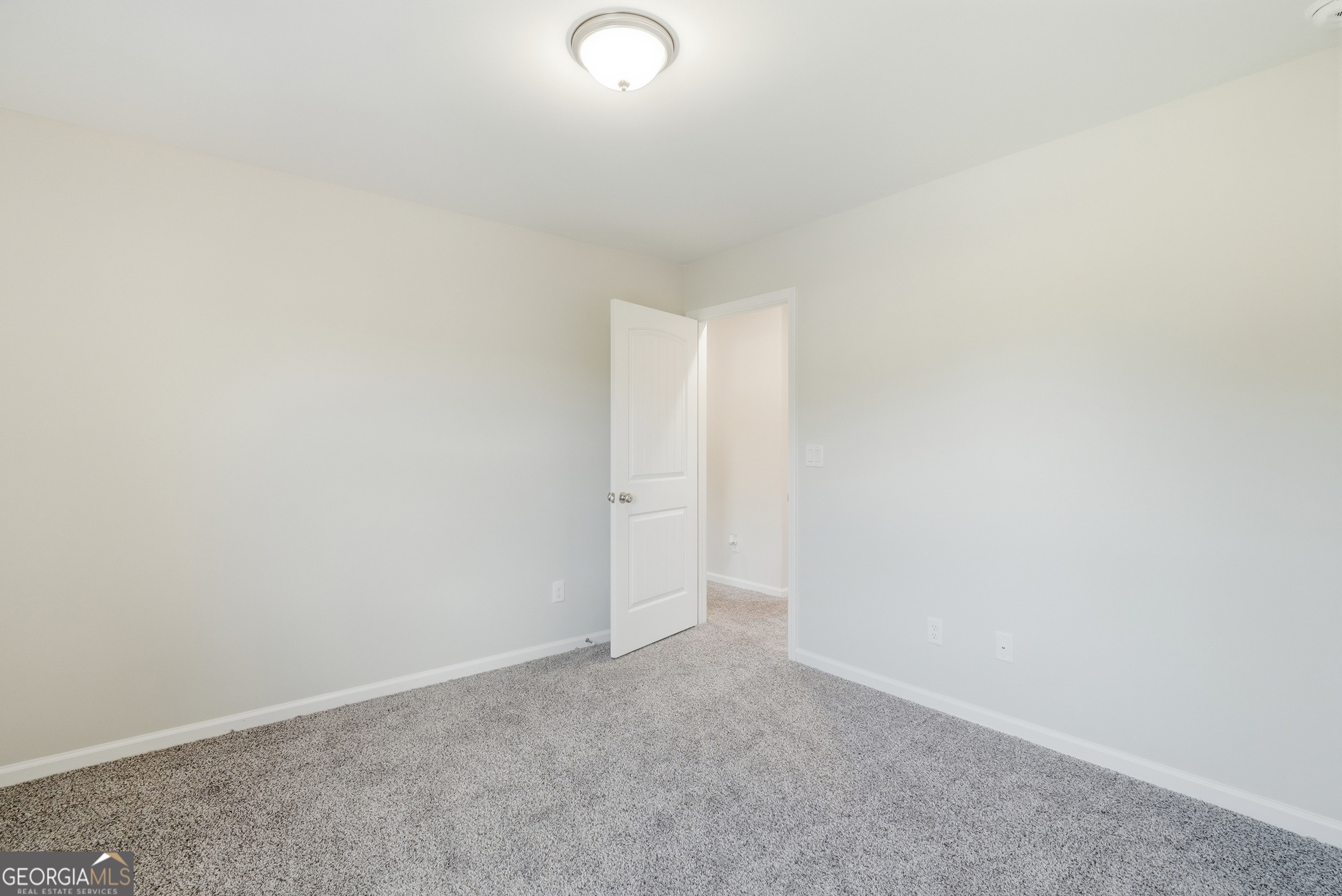 11020 Woodland Trail
