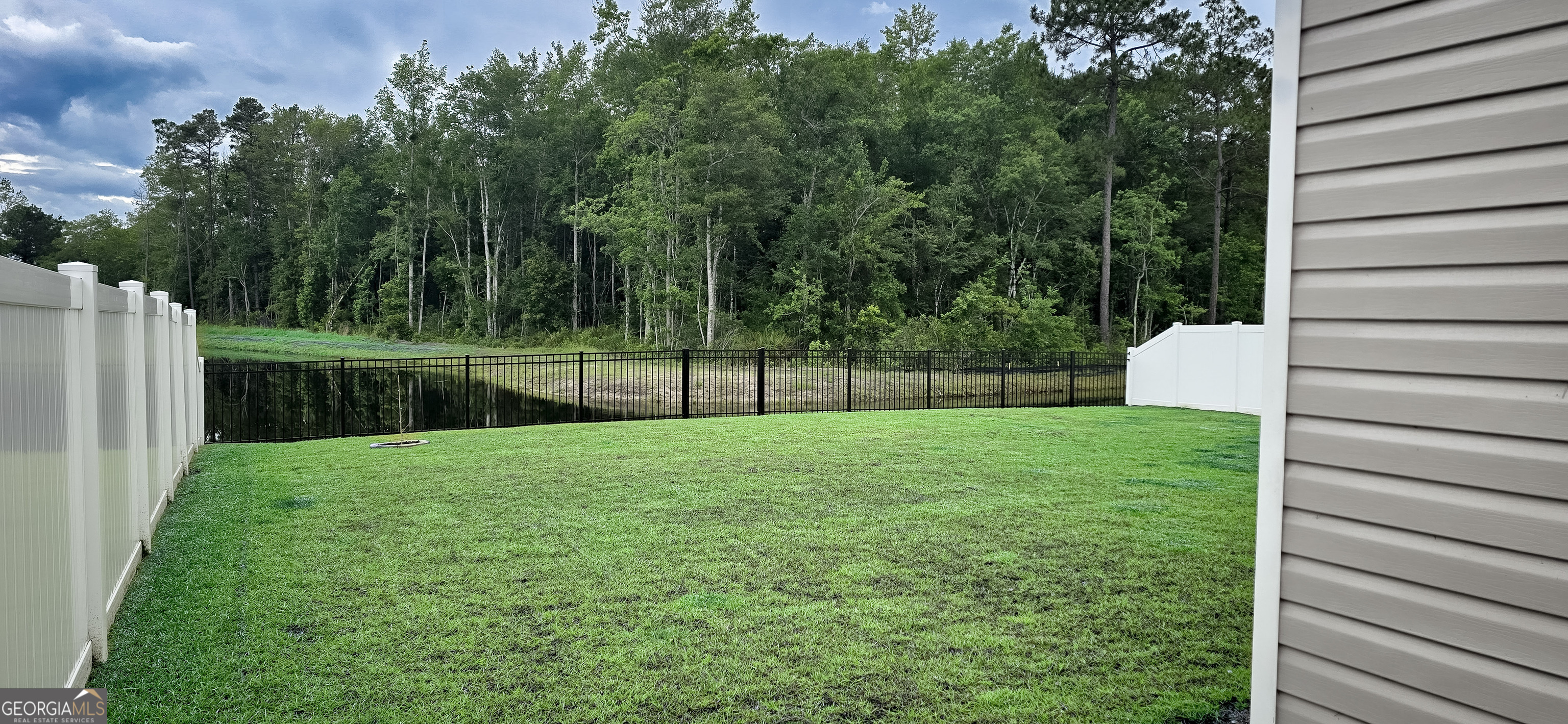 11020 Woodland Trail