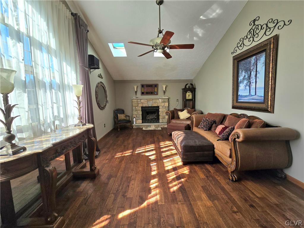 333 Minsi Trail West