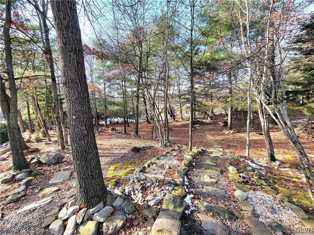 333 Minsi Trail West