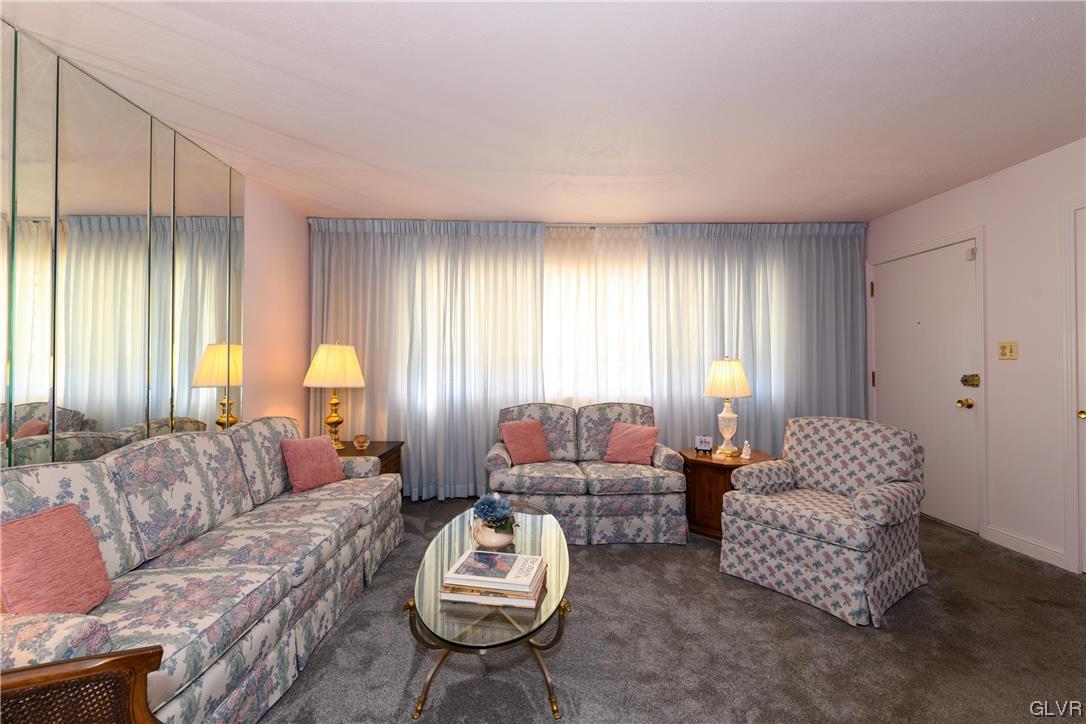 3315 Cambridge Circle