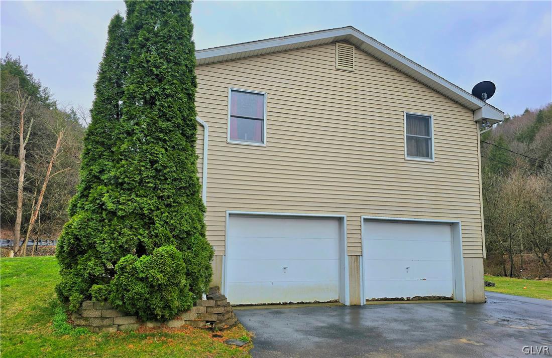 2580 Spruce Hollow Road