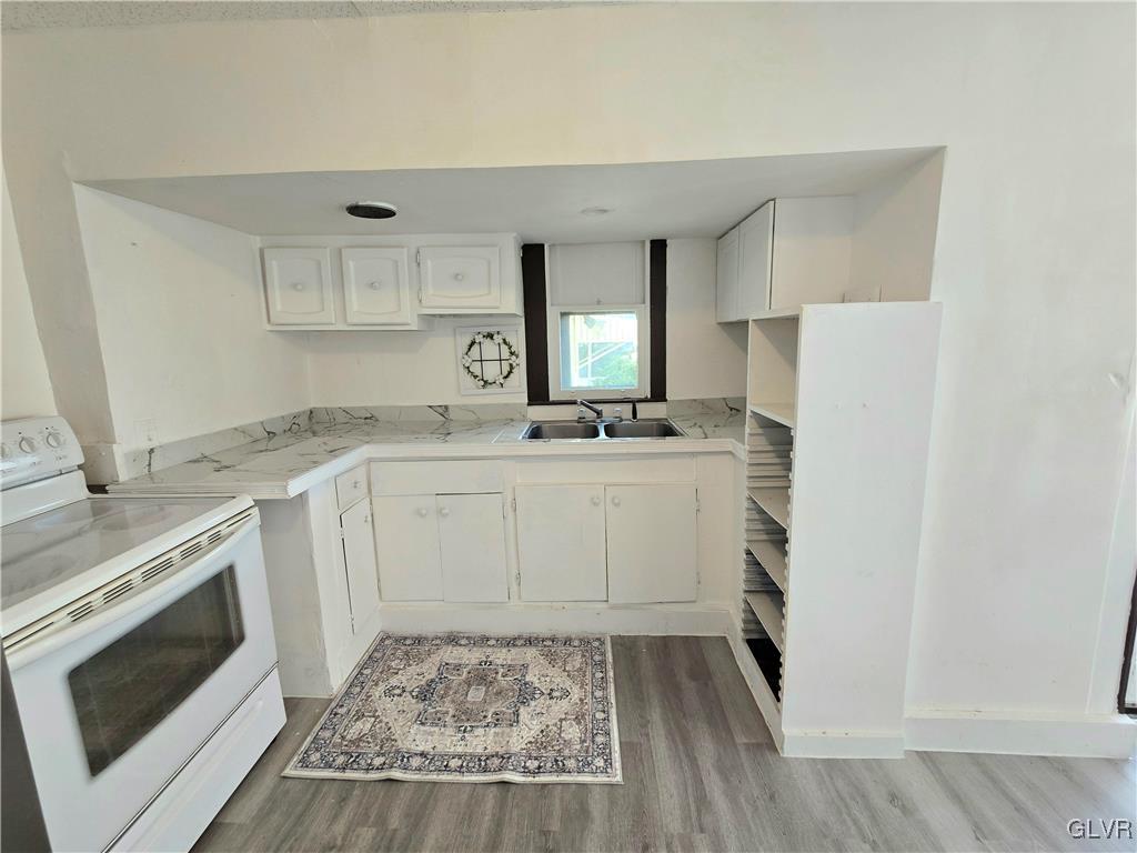 625 East South Street