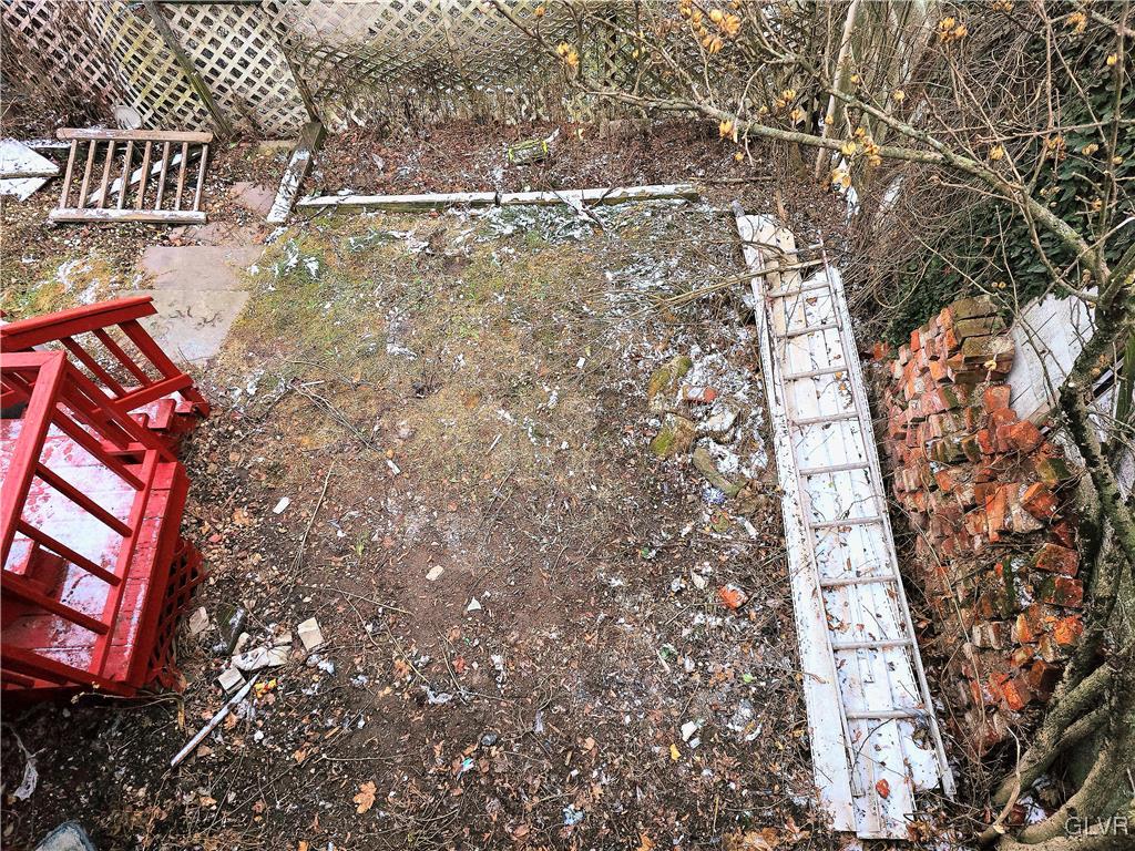 9 North White Street