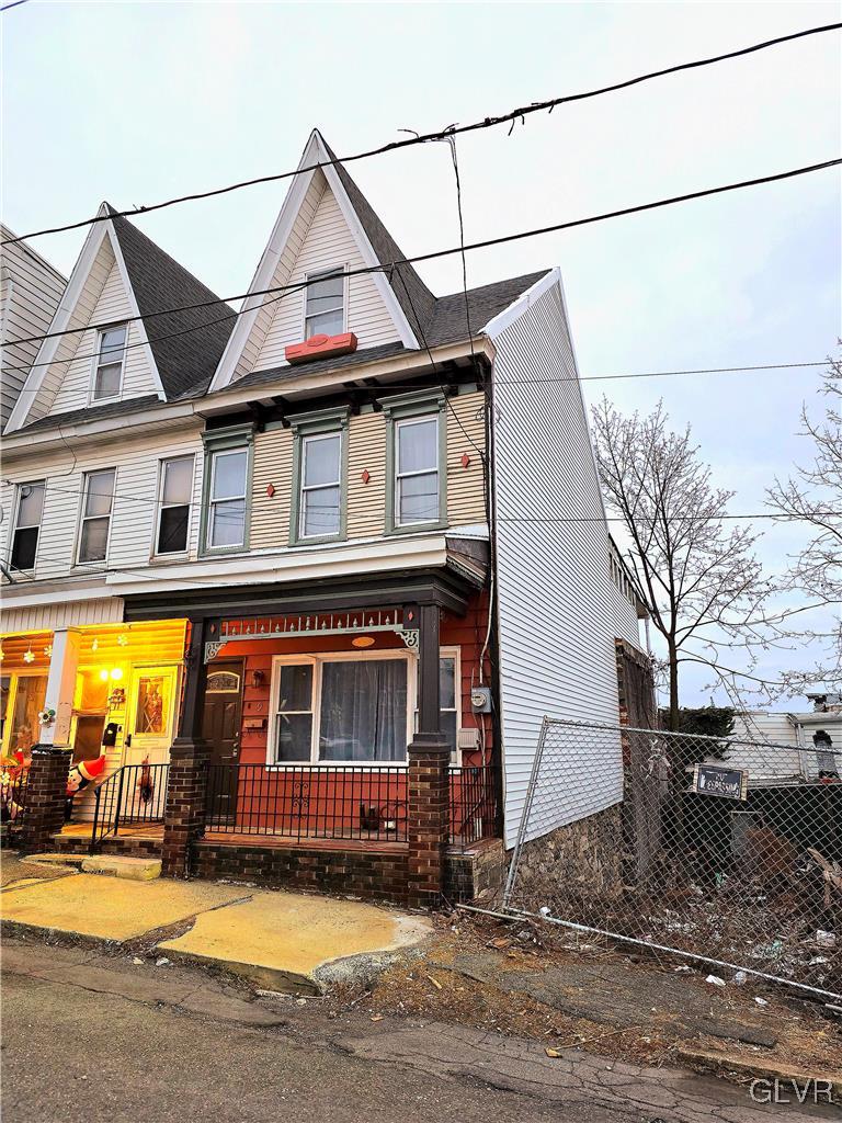 9 North White Street