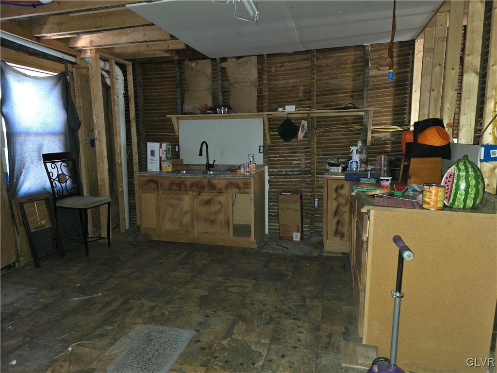 305 Washington Street