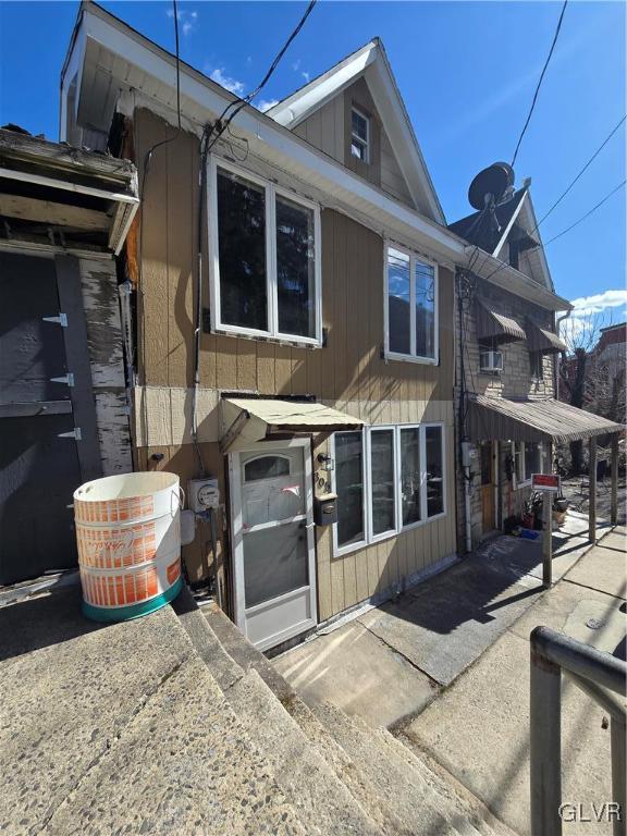 305 Washington Street