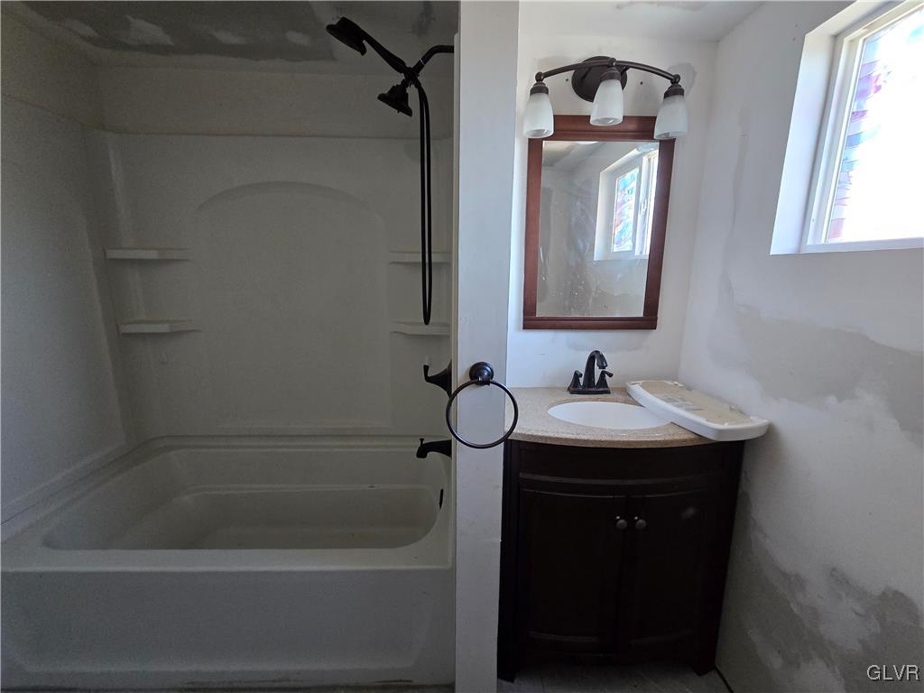 305 Washington Street