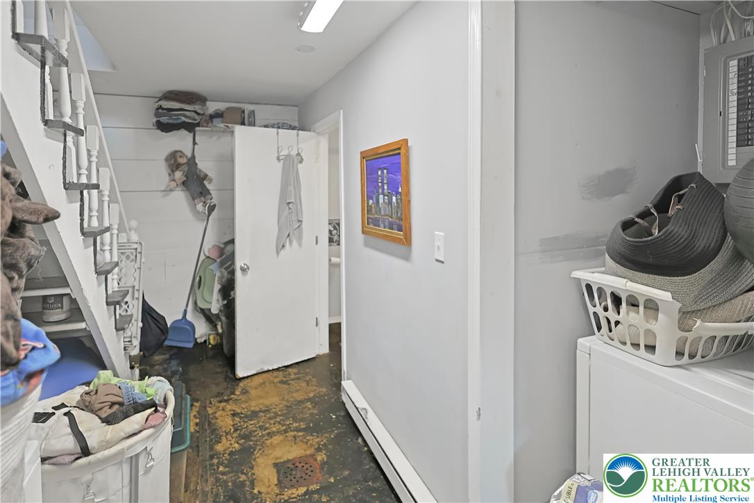 448 East Kline