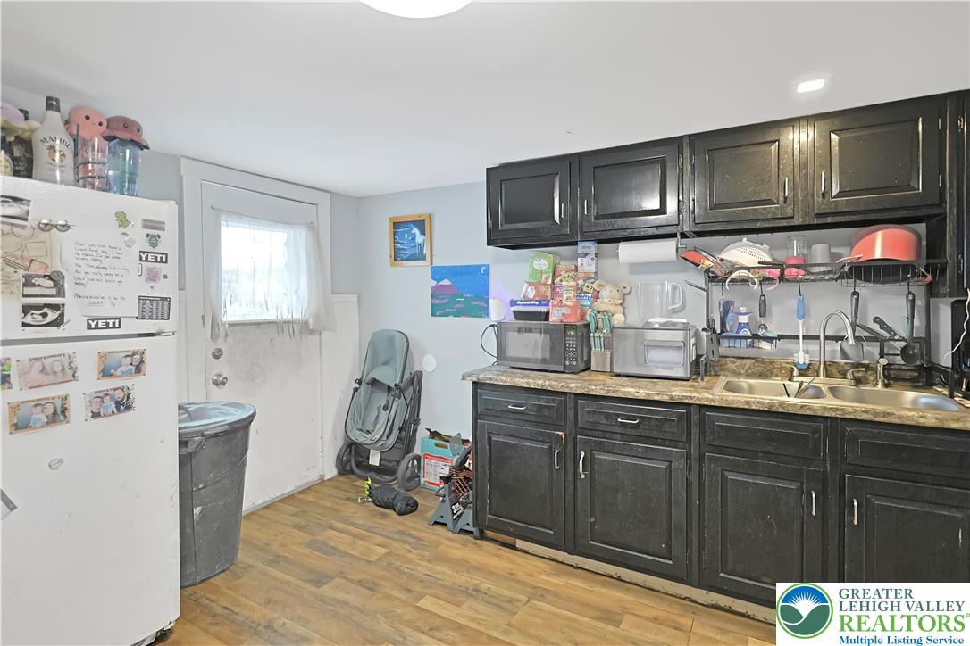 448 East Kline
