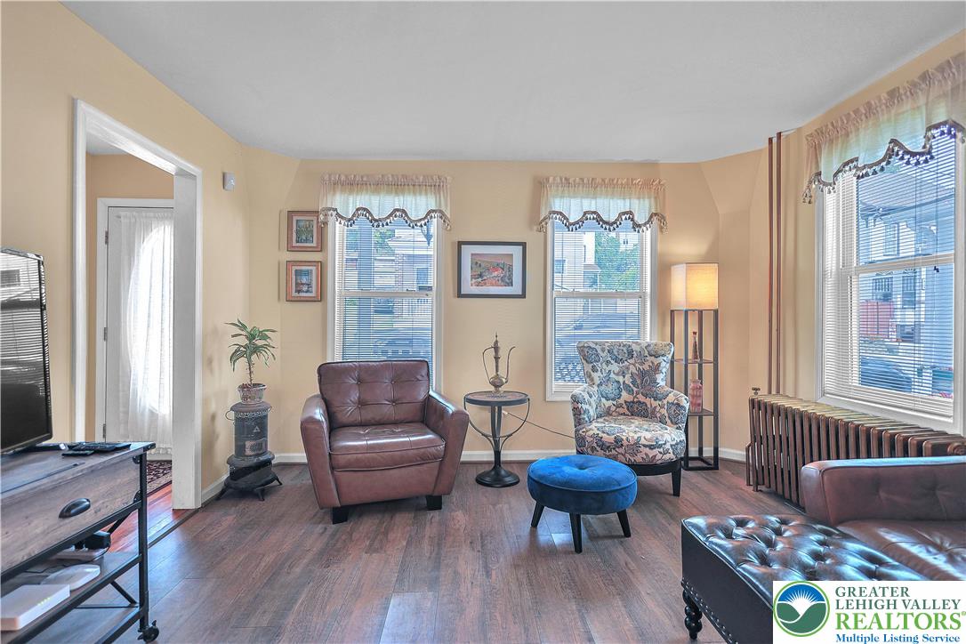 431 Center Avenue