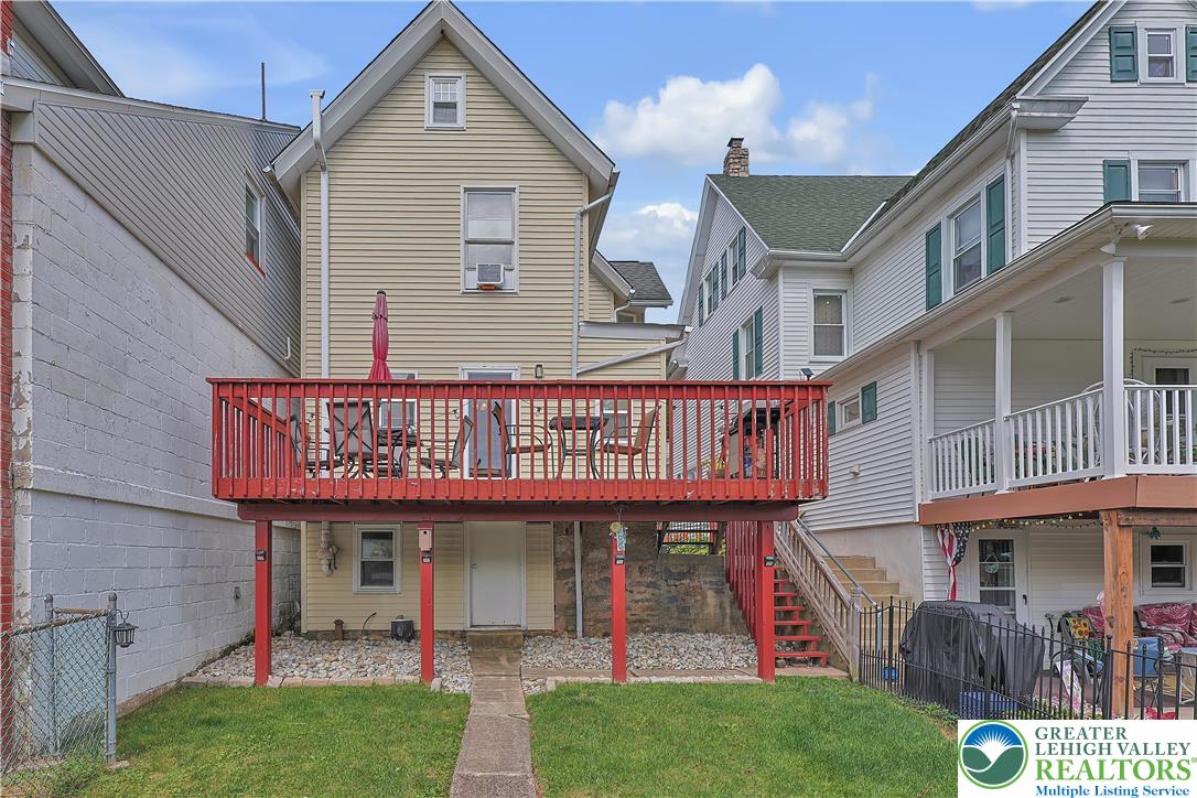 431 Center Avenue
