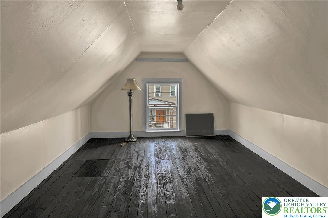 431 Center Avenue