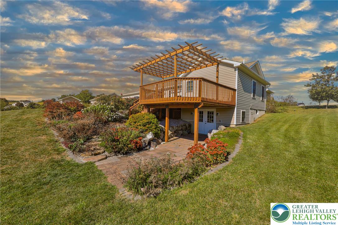 3341 Buckskin Lane
